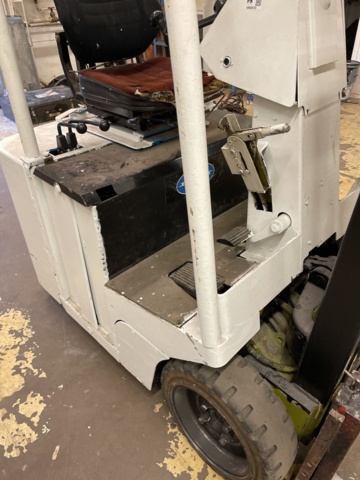 1060223-8 Truck Clark TW25