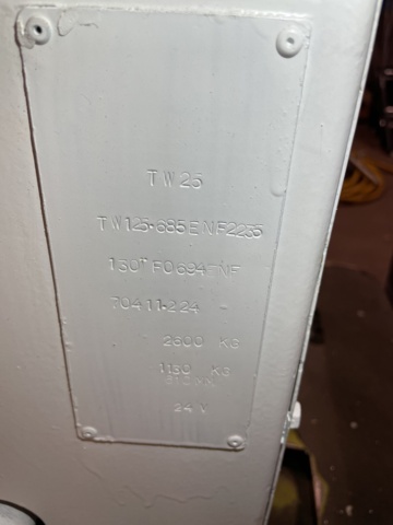 1060223-39 Truck Clark TW25