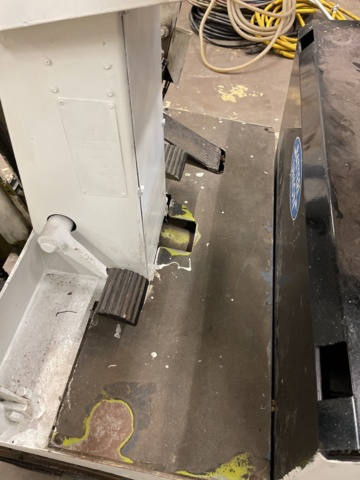 1060223-19 Truck Clark TW25