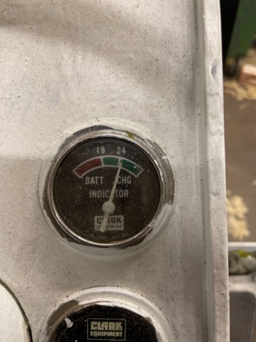 1060223-37 Truck Clark TW25