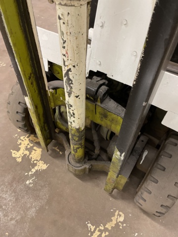 1060223-26 Truck Clark TW25