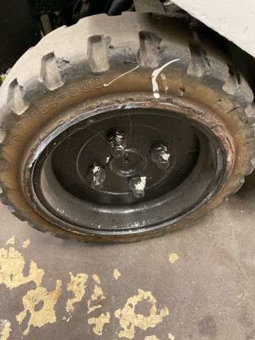 1060223-32 Truck Clark TW25