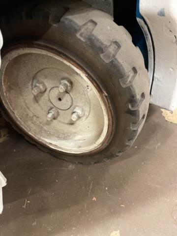 1060223-33 Truck Clark TW25