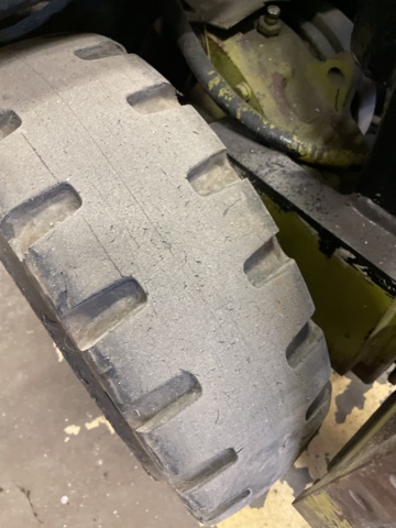 1060223-35 Truck Clark TW25