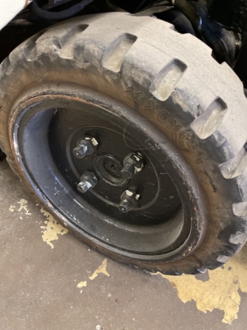 1060223-36 Truck Clark TW25