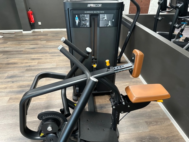 1049338-1 Diverging seated row Precor RSL 0310, 1pc