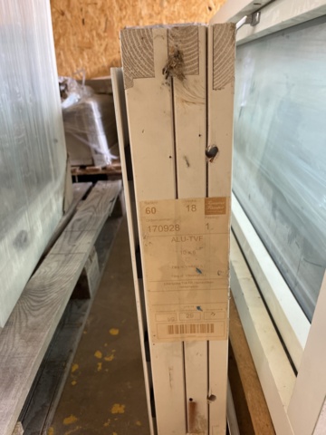 1049613-14 Stool, various windows