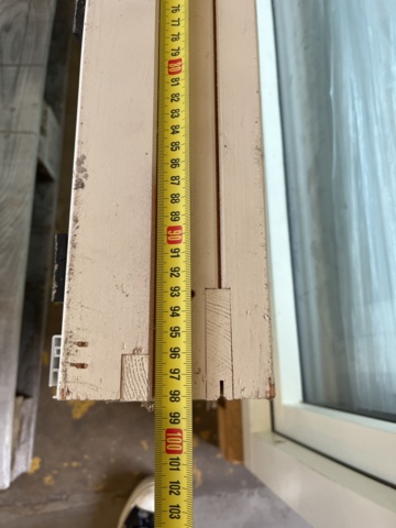 1049613-16 Stool, various windows