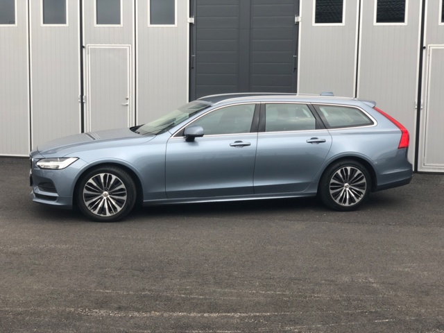 1083980-2 Volvo V90 D4 - 2020