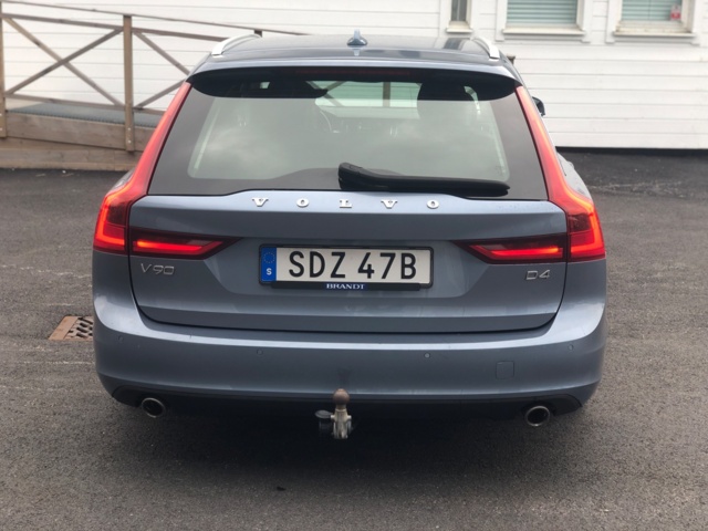 1083980-7 Volvo V90 D4 - 2020