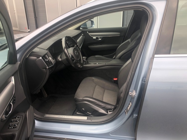 1083980-8 Volvo V90 D4 - 2020