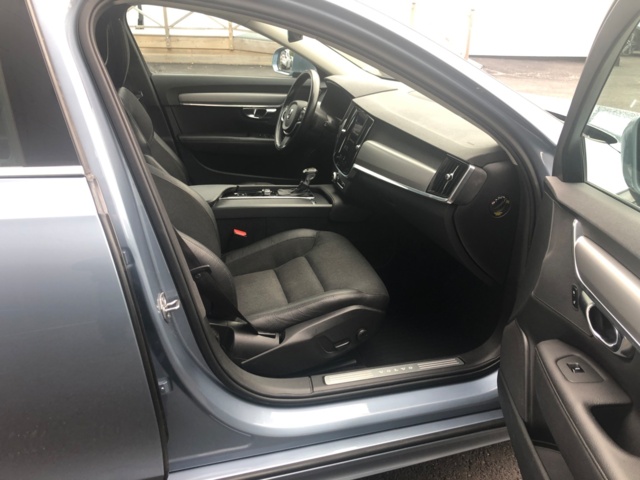 1083980-9 Volvo V90 D4 - 2020