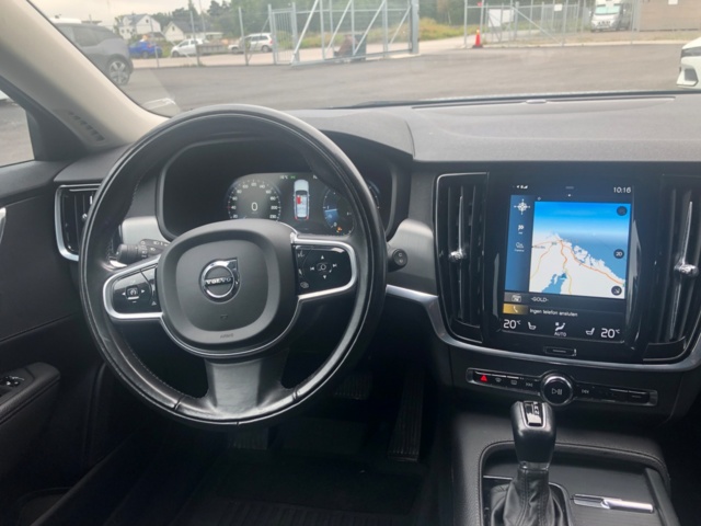 1083980-15 Volvo V90 D4 - 2020