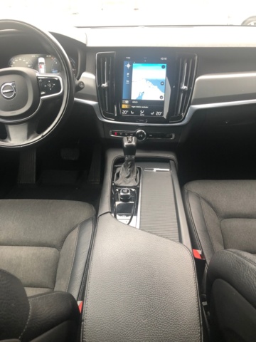 1083980-16 Volvo V90 D4 - 2020