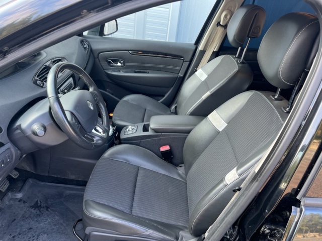 1081706-24 Renault Grand Scenic 1.5 dCi - 2013