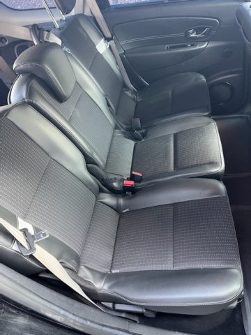 1081706-28 Renault Grand Scenic 1.5 dCi - 2013