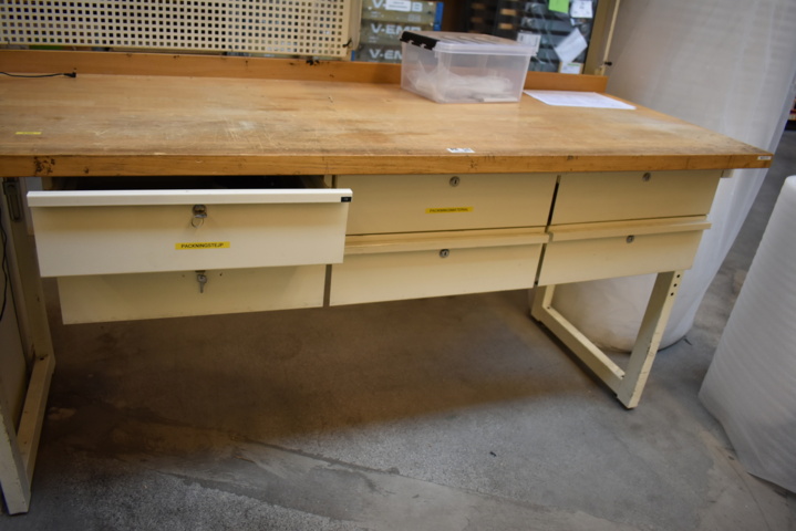 1035645-3 Workbench with blackboard and drawers