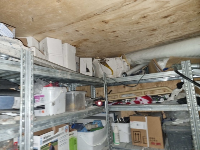 992168-15 8 foot container incl. tools, etc