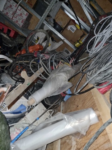 992168-27 8 foot container incl. tools, etc