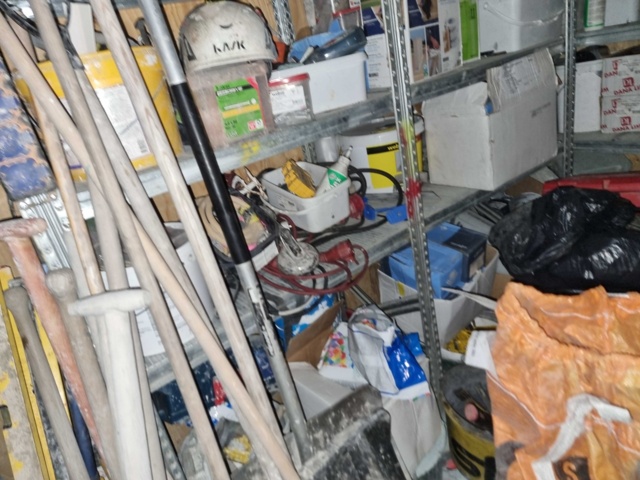 992168-28 8 foot container incl. tools, etc