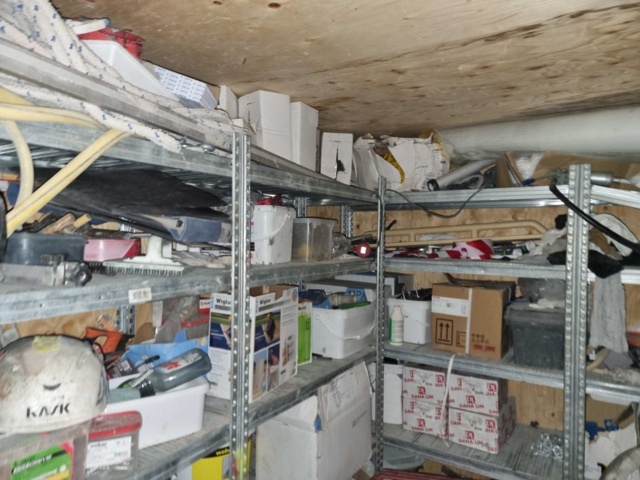 992168-29 8 foot container incl. tools, etc