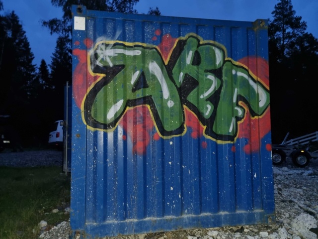 992168-31 8 foot container incl. tools, etc