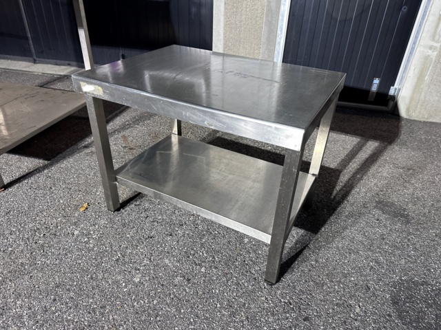 1085412-1 Stainless relief bench