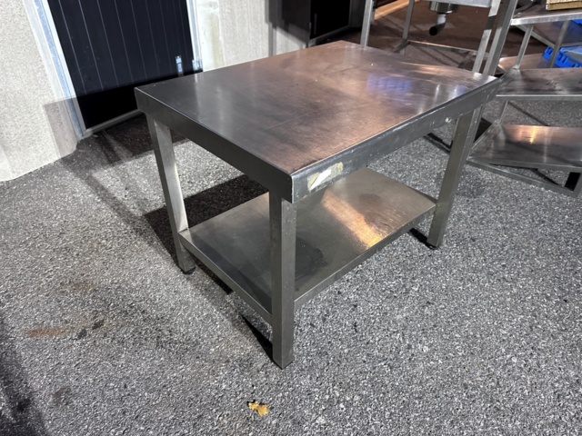 1085412-2 Stainless relief bench