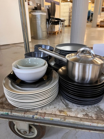 1101747-8 Various mixed kitchen utensils