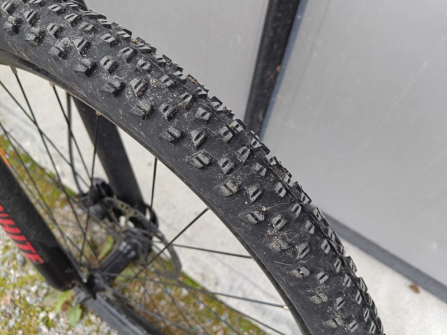 929351-5 Men's bike White Trainer