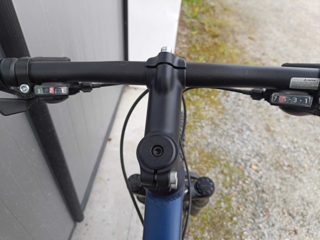 929351-12 Men's bike White Trainer