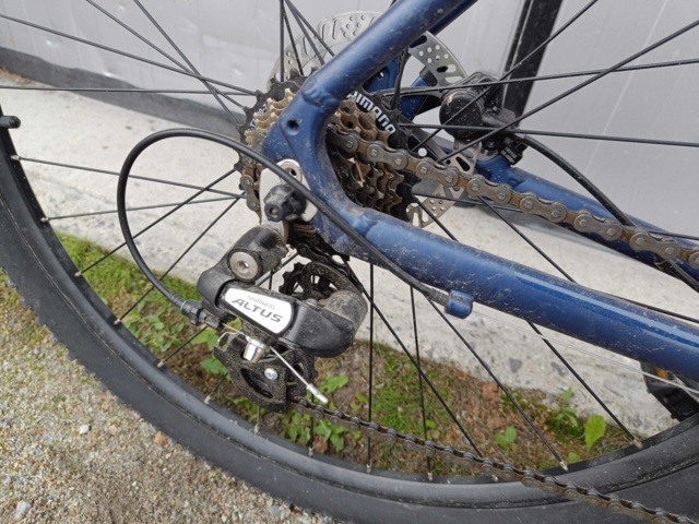 929351-21 Men's bike White Trainer