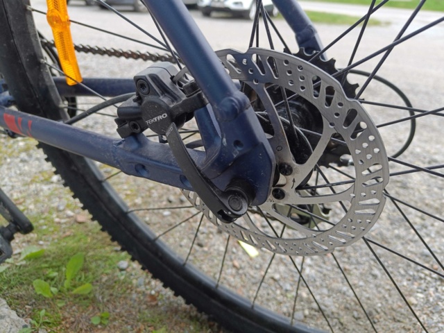 929351-26 Men's bike White Trainer