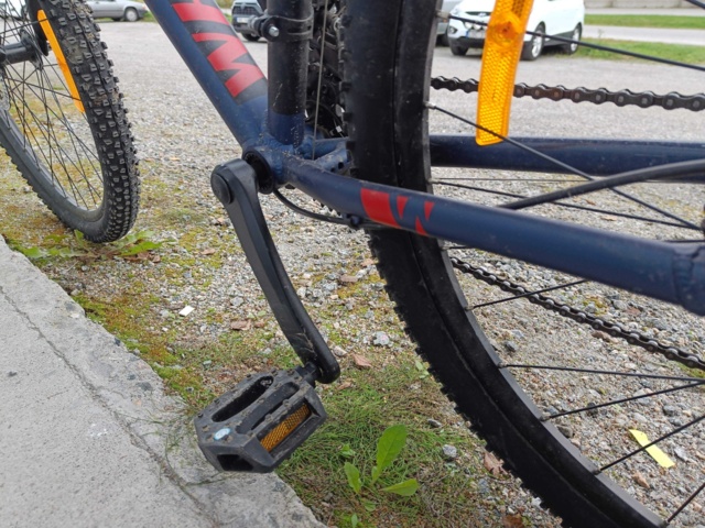 929351-27 Men's bike White Trainer