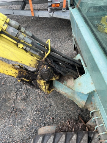 1050344-17 Crawler excavator Yanmar B15-3 -2006