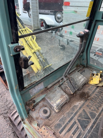 1050344-22 Crawler excavator Yanmar B15-3 -2006
