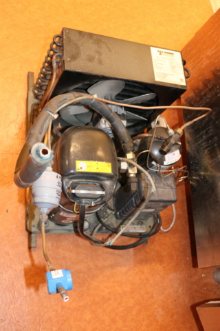 998754-14 Double freezer with disconnected compressor