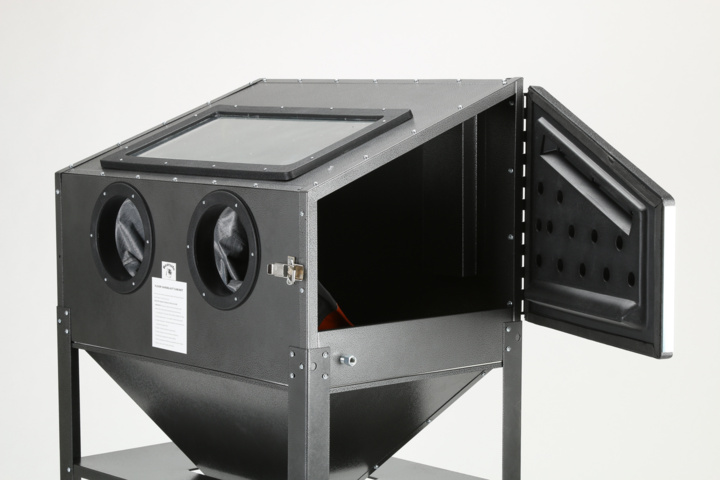 1102242-2 Blasting cabinet