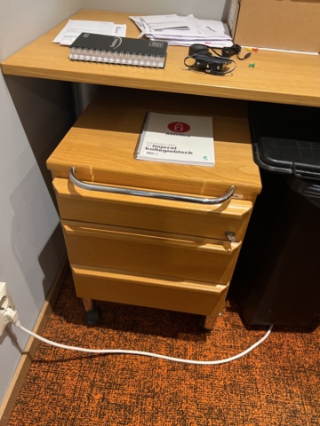 919699-10 Electric desks, office chairs, lamps, lamps, etc