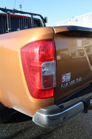 998808-9 Nissan Navara Double Cab 2.3 dCi 4WD - 2016