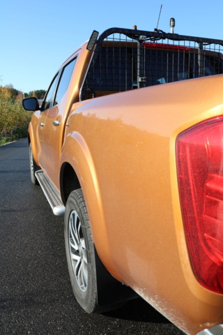 998808-10 Nissan Navara Double Cab 2.3 dCi 4WD - 2016