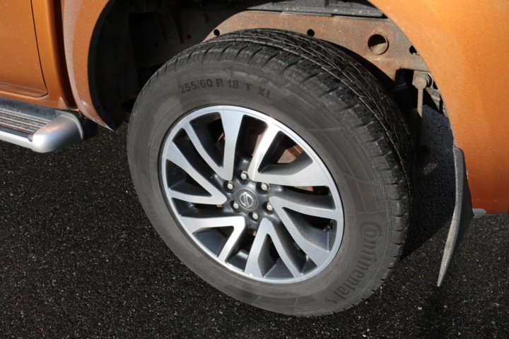 998808-14 Nissan Navara Double Cab 2.3 dCi 4WD - 2016