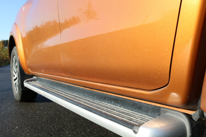 998808-17 Nissan Navara Double Cab 2.3 dCi 4WD - 2016