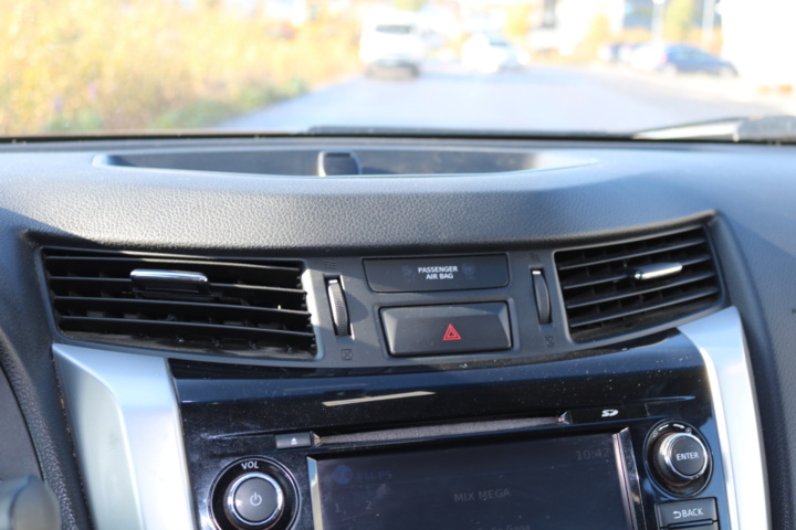 998808-86 Nissan Navara Double Cab 2.3 dCi 4WD - 2016