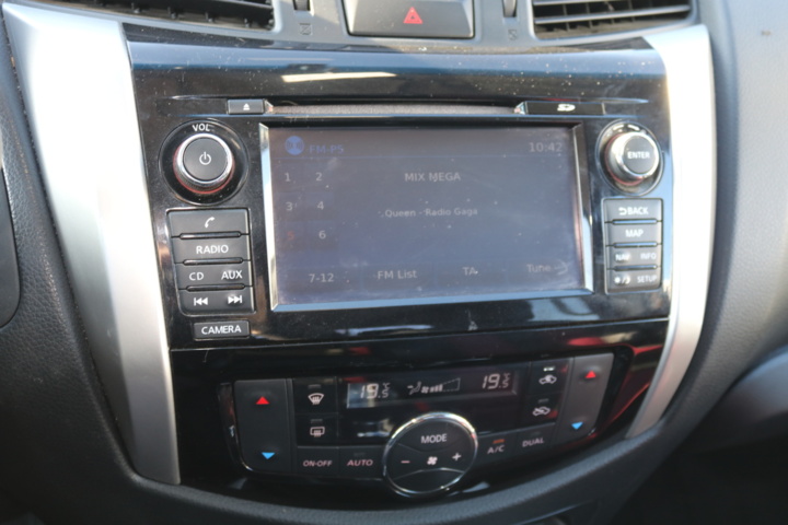 998808-87 Nissan Navara Double Cab 2.3 dCi 4WD - 2016