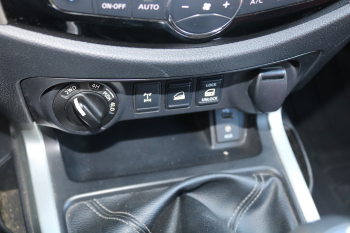 998808-88 Nissan Navara Double Cab 2.3 dCi 4WD - 2016