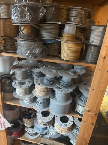 919709-5 Stock of floor mats, welding wire, parquet flooring, tools and accessories