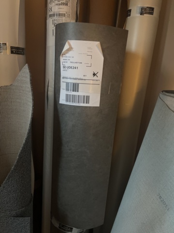 919709-9 Stock of floor mats, welding wire, parquet flooring, tools and accessories