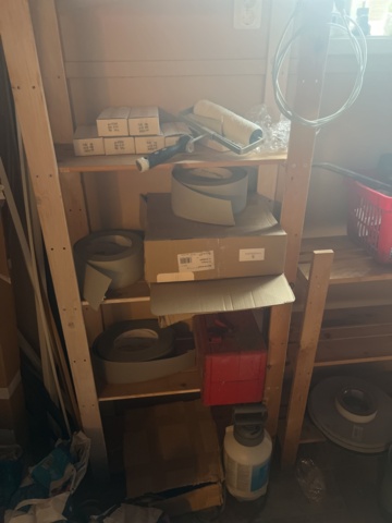 919709-16 Stock of floor mats, welding wire, parquet flooring, tools and accessories