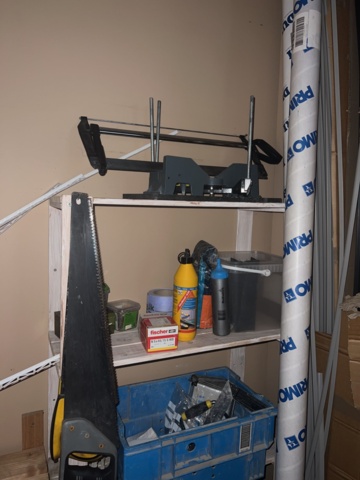 919709-20 Stock of floor mats, welding wire, parquet flooring, tools and accessories